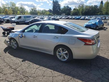 Vue de 2014 NISSAN ALTIMA 2.5, angle 2