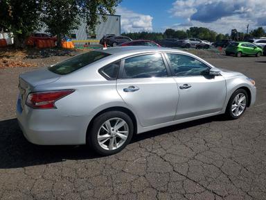 Vue de 2014 NISSAN ALTIMA 2.5, angle 3
