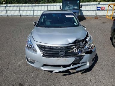 Vue de 2014 NISSAN ALTIMA 2.5, angle 5
