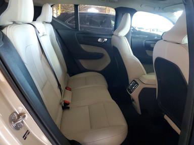 منظر 2025 VOLVO XC40 PLUS، زاوية 10