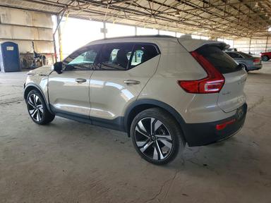 منظر 2025 VOLVO XC40 PLUS، زاوية 2