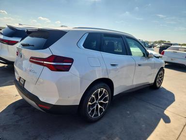 Vista de 2026 BMW X3 30 XDRIVE, ángulo 3