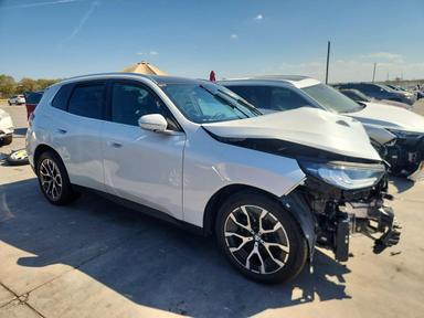 Vista de 2026 BMW X3 30 XDRIVE, ángulo 4