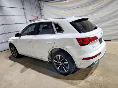 Vista de 2021 AUDI Q5 PREMIUM, ángulo 2