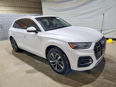 Vista de 2021 AUDI Q5 PREMIUM, ángulo 4