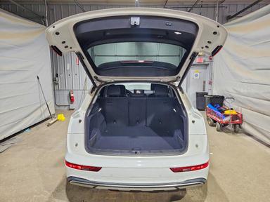 Vista de 2021 AUDI Q5 PREMIUM, ángulo 6