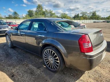 منظر 2010 CHRYSLER 300 TOURING، زاوية 2