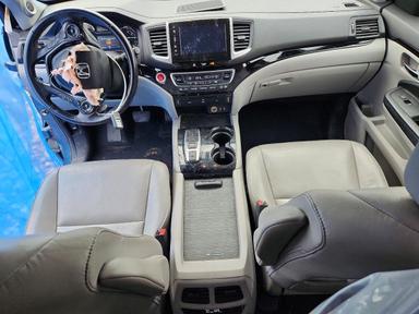 منظر 2017 HONDA PILOT TOURING، زاوية 8