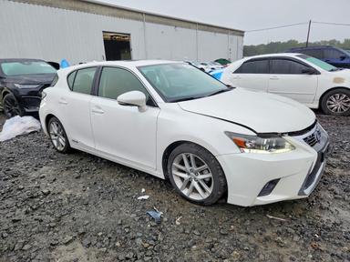 Vue de 2017 LEXUS CT 200, angle 4