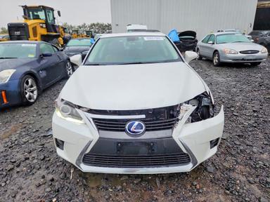 Vue de 2017 LEXUS CT 200, angle 5