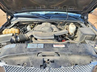 2003 CADILLAC ESCALADE EXT view, angle 11