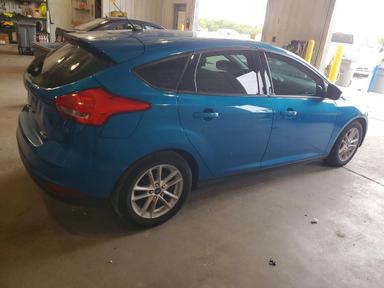 Vue de 2016 FORD FOCUS SE, angle 3