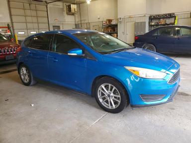 Vue de 2016 FORD FOCUS SE, angle 4