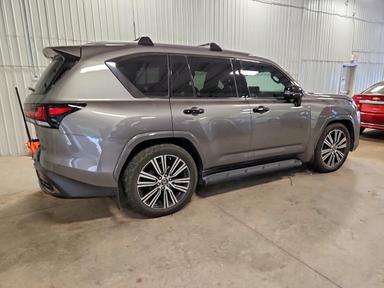 منظر 2023 LEXUS LX 600 LUXURY، زاوية 3