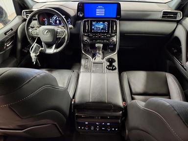 منظر 2023 LEXUS LX 600 LUXURY، زاوية 8