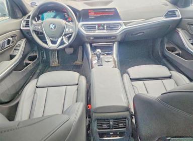 Vedere 2021 BMW 330XI, unghi 8