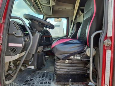 Vista de 2006 VOLVO VNL SEMI TRUCK, ángulo 7