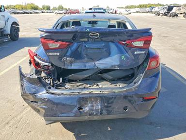 Vue de 2018 MAZDA 3 GRAND TOURING, angle 6