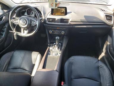 Vue de 2018 MAZDA 3 GRAND TOURING, angle 8