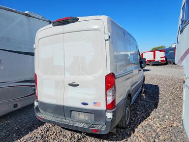 Vue de 2023 FORD TRANSIT 250 DELIVERY VAN, angle 3