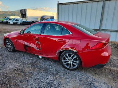 Vedere 2019 LEXUS IS 300, unghi 2