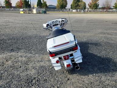 2006 HARLEY-DAVIDSON FLHTCUI view, angle 4