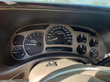 Vista de 2004 GMC YUKON DENALI, ángulo 9