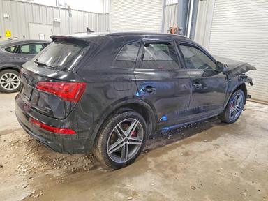منظر 2025 AUDI Q5 E PREMIUM PLUS 55، زاوية 3