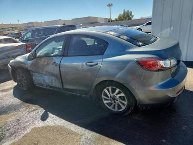 Vista de 2013 MAZDA 3 I, ángulo 2