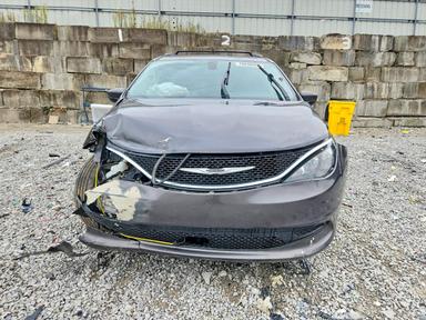 Vue de 2021 CHRYSLER VOYAGER LXI, angle 5