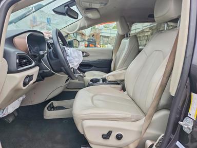 Vue de 2021 CHRYSLER VOYAGER LXI, angle 7