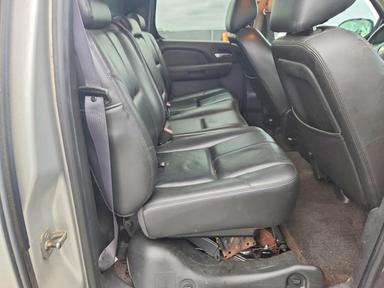 Vue de 2011 CHEVROLET AVALANCHE LT, angle 10