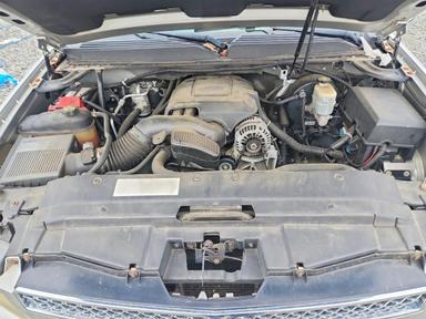 Vue de 2011 CHEVROLET AVALANCHE LT, angle 11