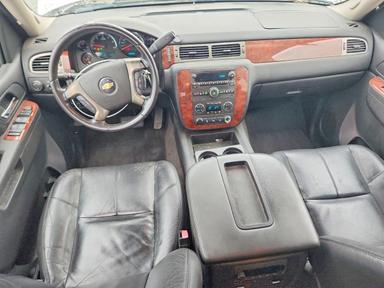 Vue de 2011 CHEVROLET AVALANCHE LT, angle 8