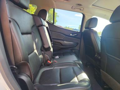 Vista de 2021 GMC ACADIA SLT, ángulo 11