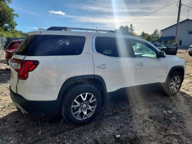 Vista de 2021 GMC ACADIA SLT, ángulo 3