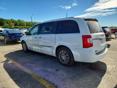 Vedere 2014 CHRYSLER TOWN &amp; COUNTRY TOURING L, unghi 2