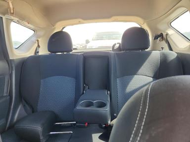 Vue de 2015 NISSAN VERSA NOTE SV, angle 10