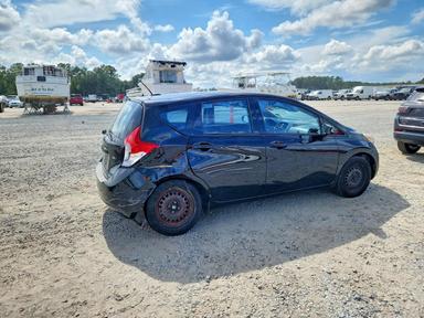 Vue de 2015 NISSAN VERSA NOTE SV, angle 3
