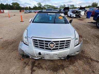 Vue de 2014 CADILLAC XTS LUXURY COLLECTION, angle 5