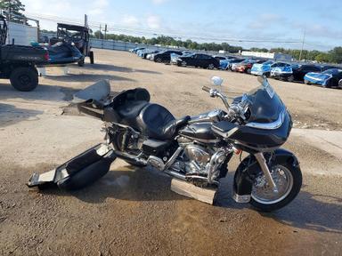 Vue de 2004 HARLEY-DAVIDSON FLTRI, angle 1