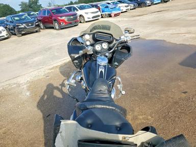 Vue de 2004 HARLEY-DAVIDSON FLTRI, angle 6