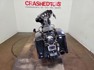 منظر 2009 HARLEY-DAVIDSON FLHX، زاوية 4