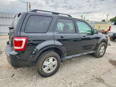 Vue de 2011 FORD ESCAPE XLT, angle 3