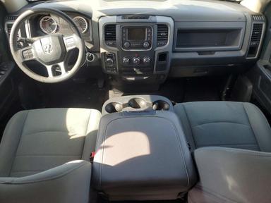 Vue de 2018 RAM 1500 ST, angle 8