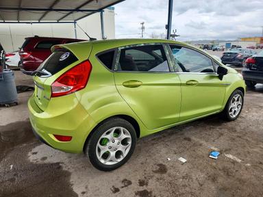 Vista de 2011 FORD FIESTA SES, ángulo 3