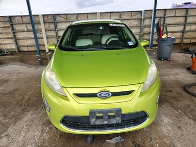 Vista de 2011 FORD FIESTA SES, ángulo 5