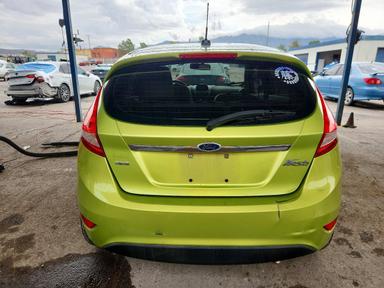 Vista de 2011 FORD FIESTA SES, ángulo 6