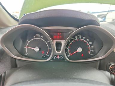Vista de 2011 FORD FIESTA SES, ángulo 9