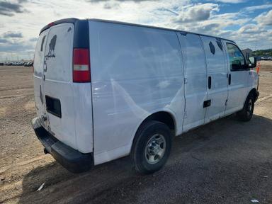 2008 CHEVROLET EXPRESS G2500 view, angle 3